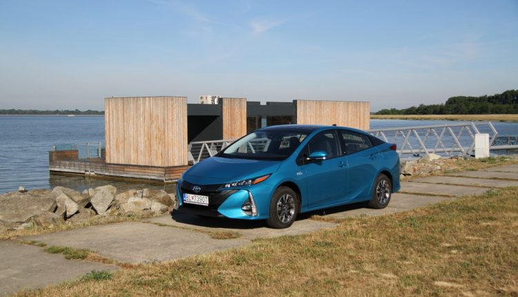 TOYOTA Prius Plug-in Hybrid IMG_1028