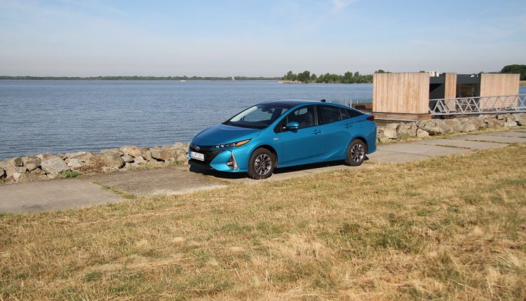 TOYOTA Prius Plug-in Hybrid IMG_1038