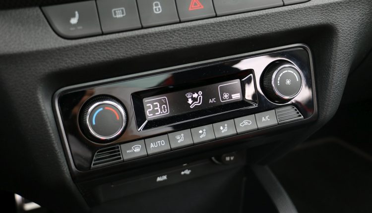 Suzuki Swift vs Skoda Fabia 037