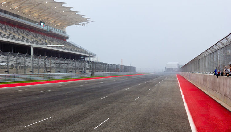 800px-Circuit_of_the_Americas_-_Main_Straight