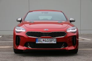 Kia Stinger GT vs Volkswagen Arteon