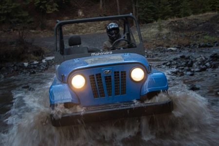 VIDEO: Zabudnite na Jeep Willys! Indický náhradník z Detroitu sa volá Mahindra Roxer