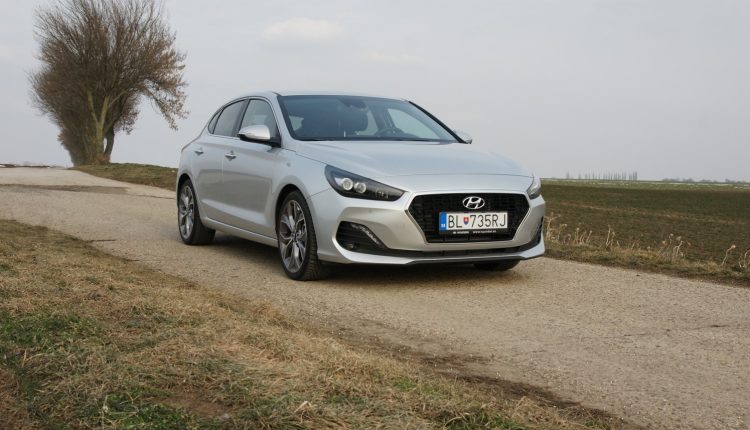 Test Hyundai i30 Fastback