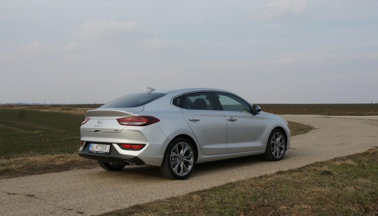 Test Hyundai i30 Fastback