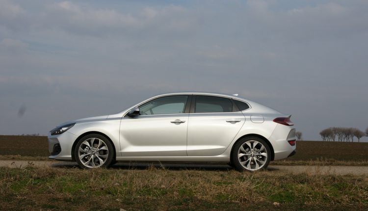 Test Hyundai i30 Fastback