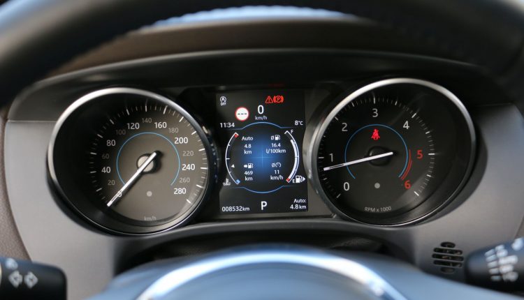 Jaguar F-Pace 25d 021