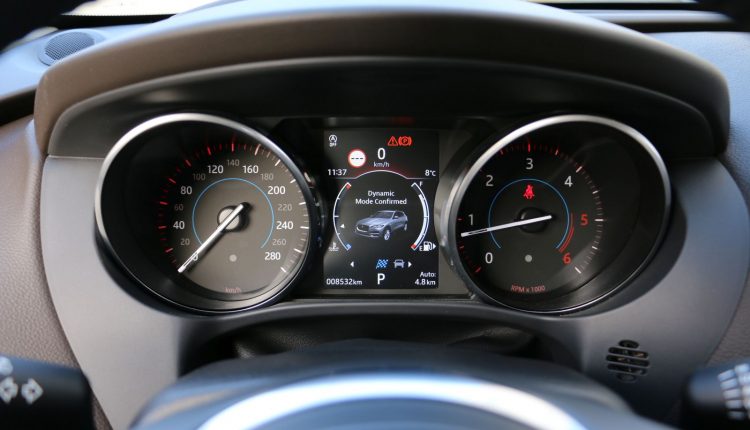 Jaguar F-Pace 25d 026
