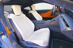 Lexus LC 500h interiér