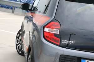 Renault Twingo GT vs Abarth 595 Competizione