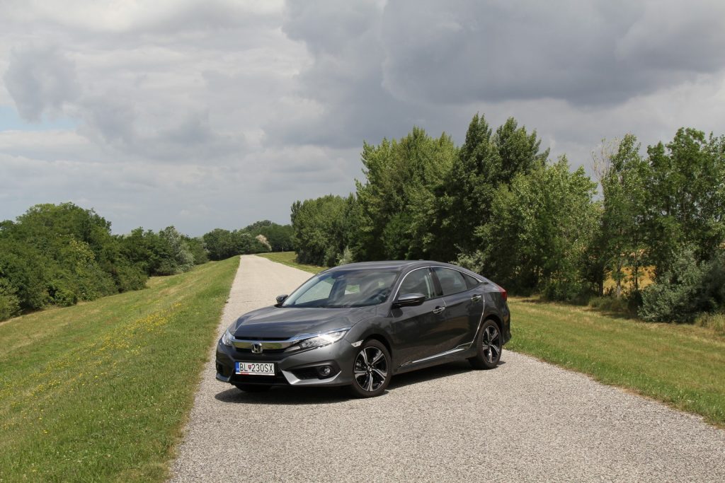 test Honda Civic sedan