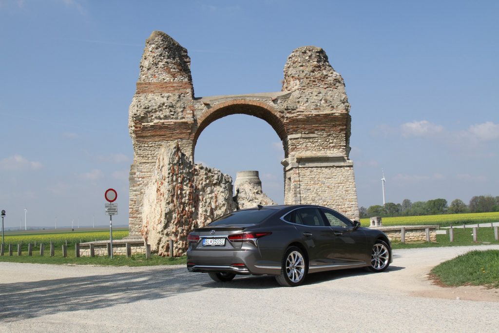 Test LEXUS LS 500h