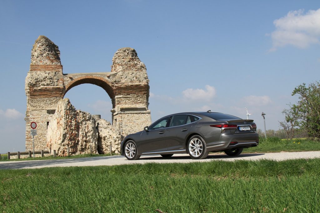 Test LEXUS LS 500h