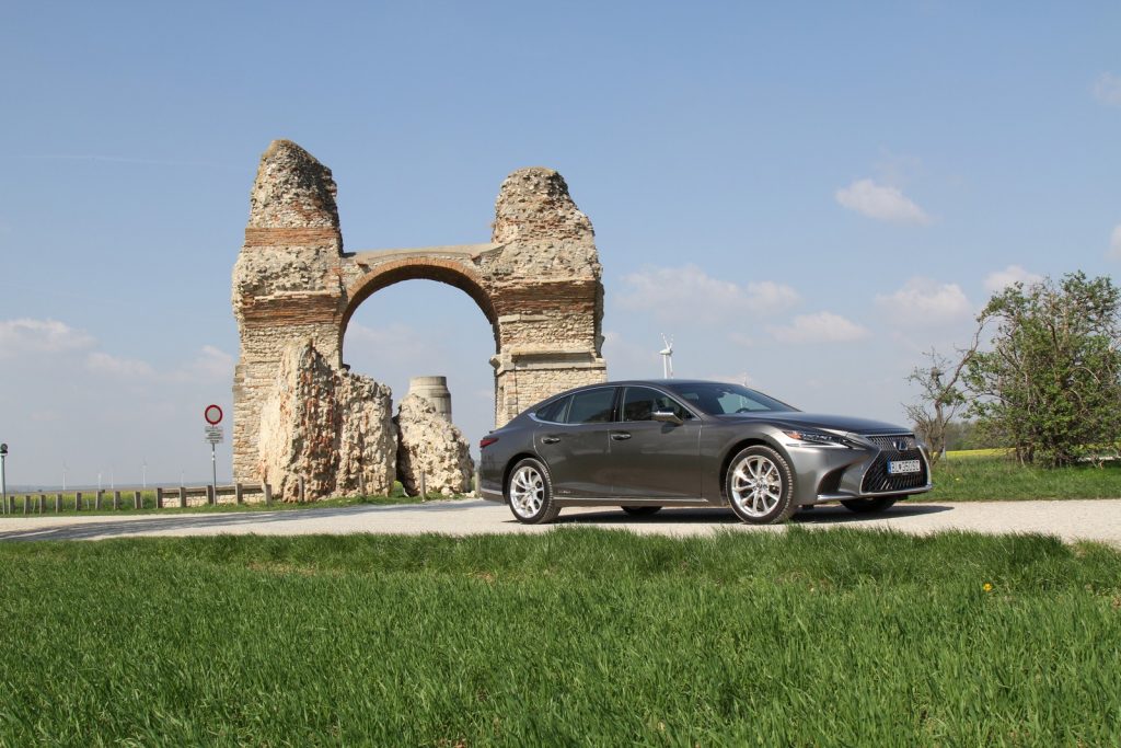 Test LEXUS LS 500h