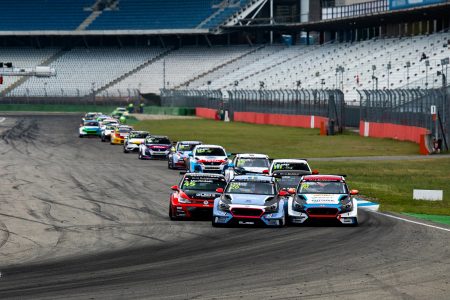 TCR Europe na Hockenheimringu ovplyvnili kolízie