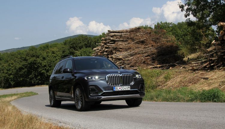 BMW X7 40i 072