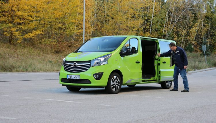 2019 Opel Vivaro AM 011