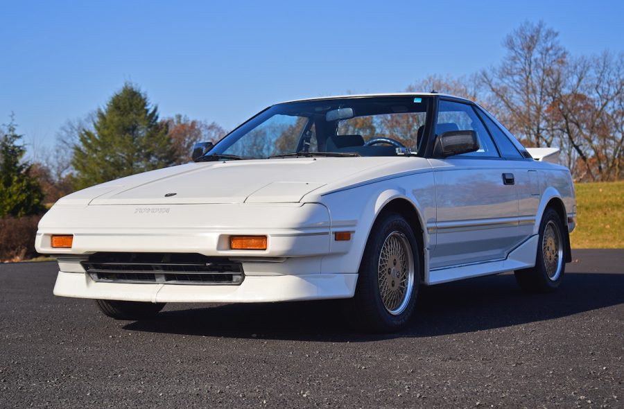 Prvá generácia Toyoty MR2 AW11