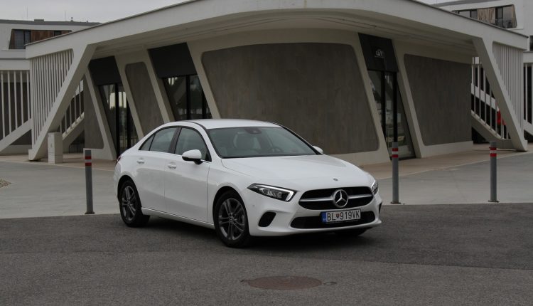 MERCEDES-BENZ A 180 d sedan 0005