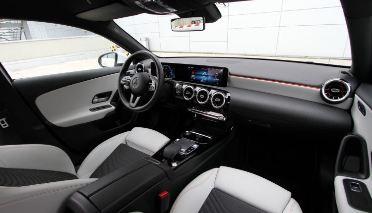 MERCEDES-BENZ A 180 d sedan 0033