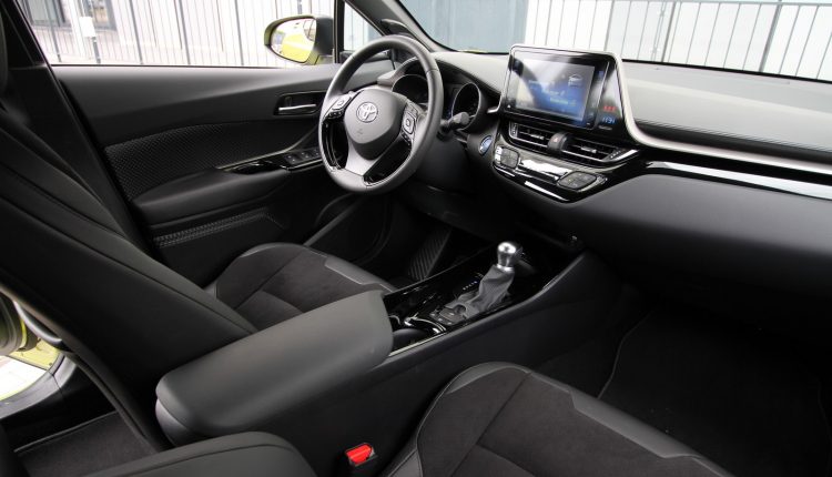 TOYOTA CH-R Hybrid 0018