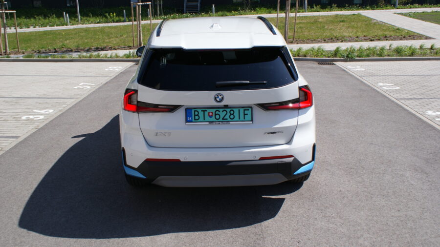 BMW iX1